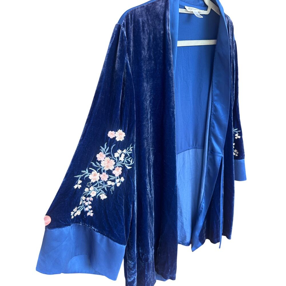 Raya Collection Blue Velvet Kimono Robe XL Embroidered Floral Wrap Boho Duster - Picture 5 of 8